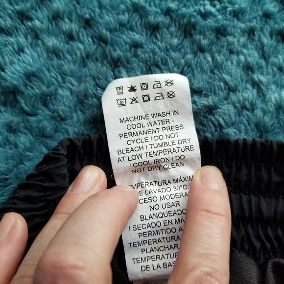 Puma Women's Black Active Shorts w/Pockets Size Small 3" Inseam - Picture 6 of 8